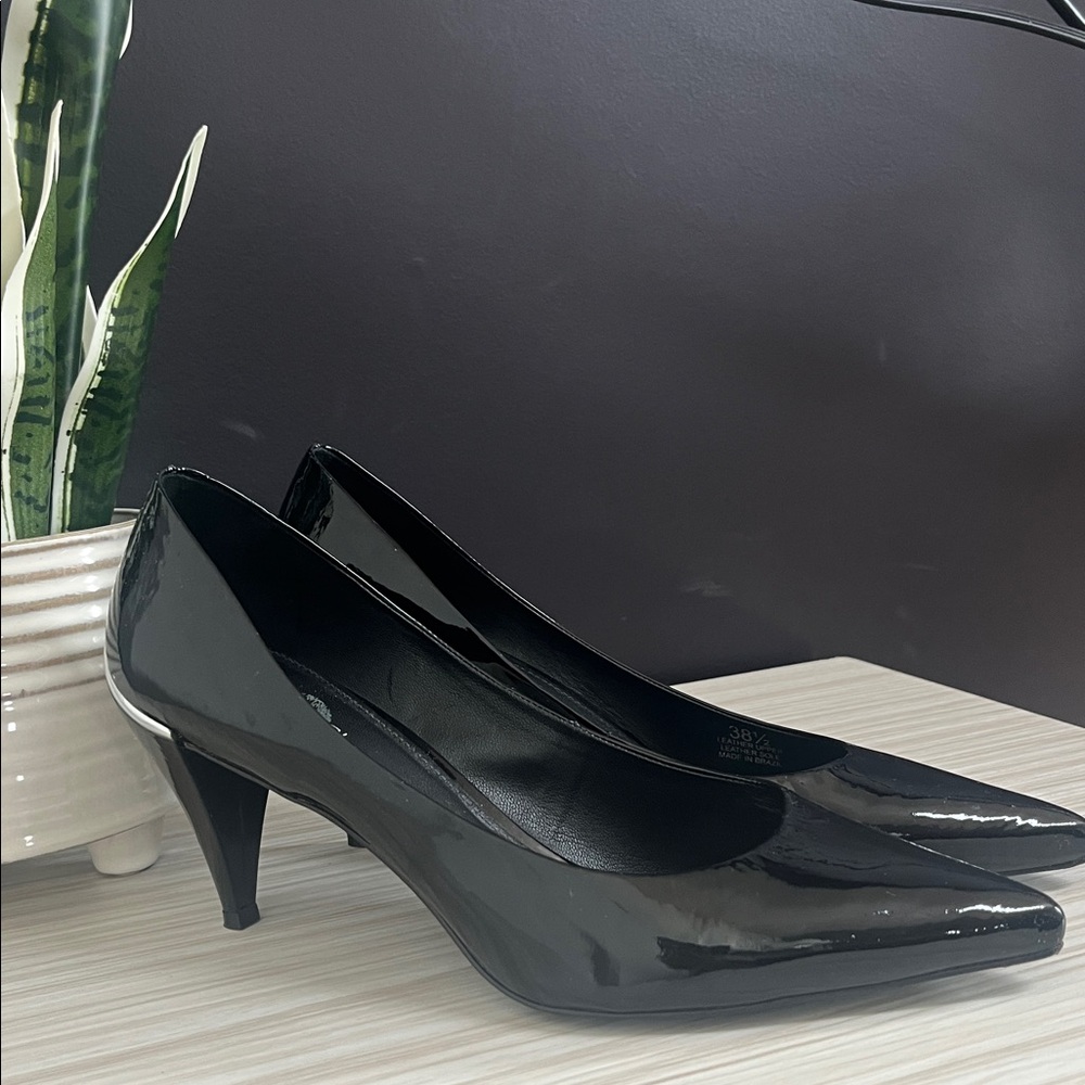 Elie Tahari Glossy Black Heels!! GUC 🖤